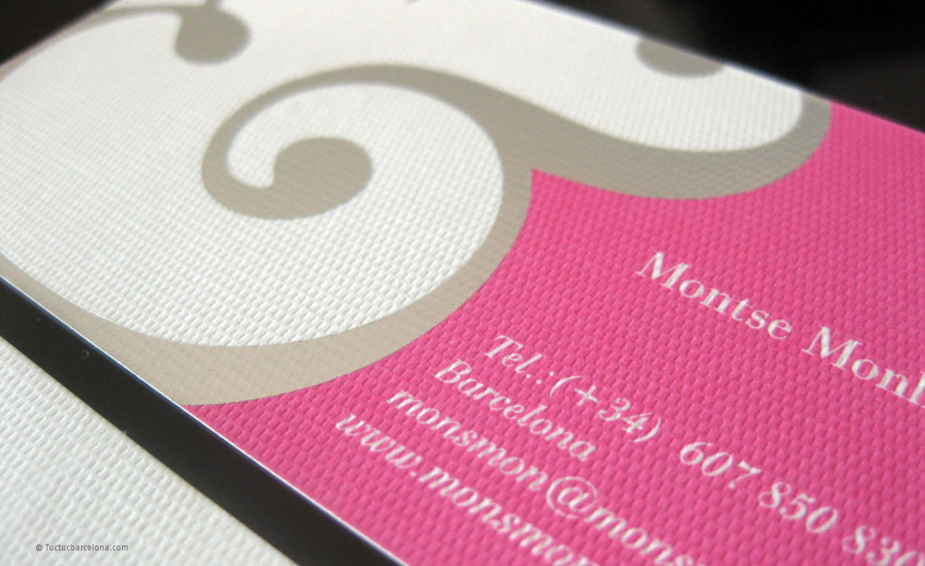 Diseño de tarjetas de visita profesionales. Sector indumentaria. Diseño realizado pro estudio de diseño gráfico tuctucbarcelona